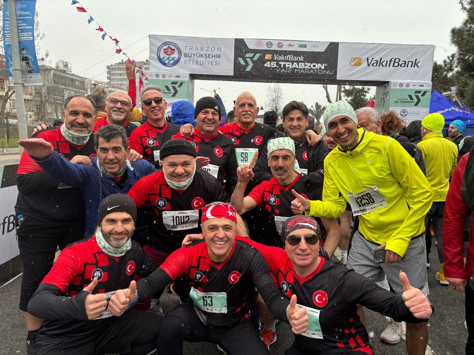 PALANDÖKEN KARTALLARI TRABZON’UN KURTULUŞU İÇİN KOŞTU