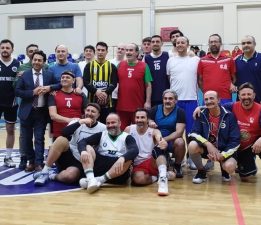 BASKETLER KURTULUŞ İÇİN ATILDI