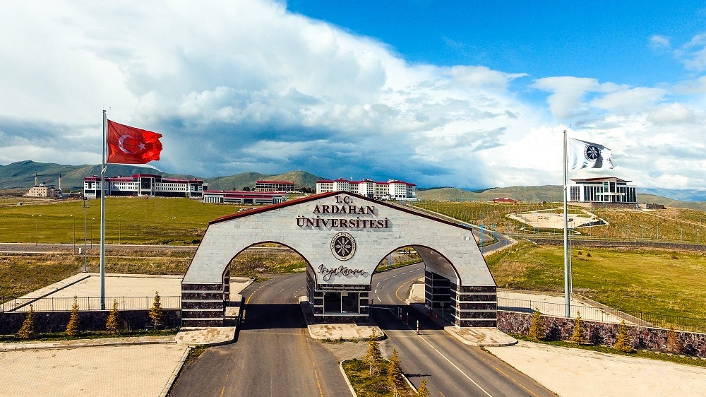 ON ÜÇ ÜNİVERSİTEYE YENİ REKTÖR