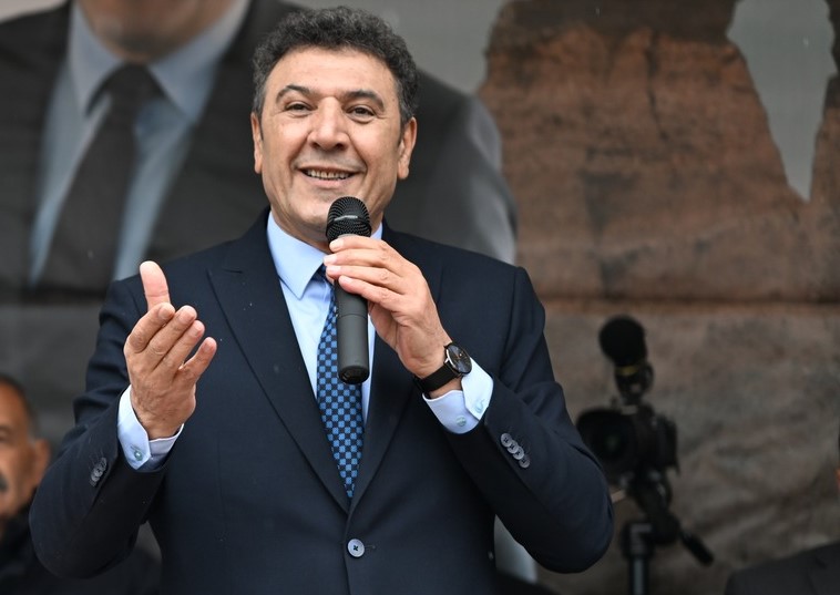ERZURUMSPOR’U DİYET ÖDEYENLERE KURBAN ETMEYİZ!
