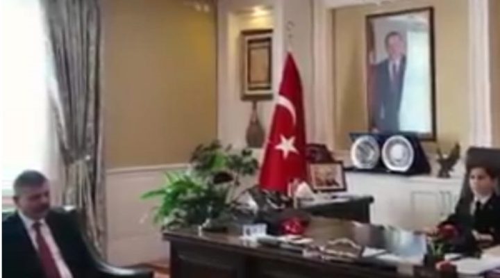 23 NİSAN SAYESİNDE BU KOLTUKTA OTURUYORUM!