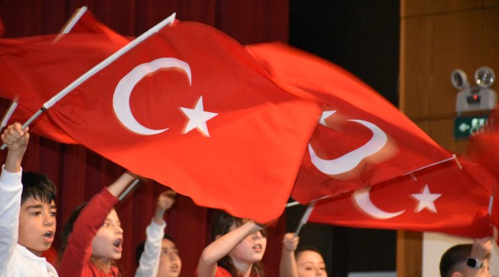  MİNİK YÜREKLERDEN DİLLERE DESTAN KUTLAMA
