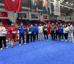 DADAŞLARIN ALTIN YUMRUKLARI