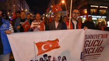 MEŞALELER GENÇLİK İÇİN YANDI
