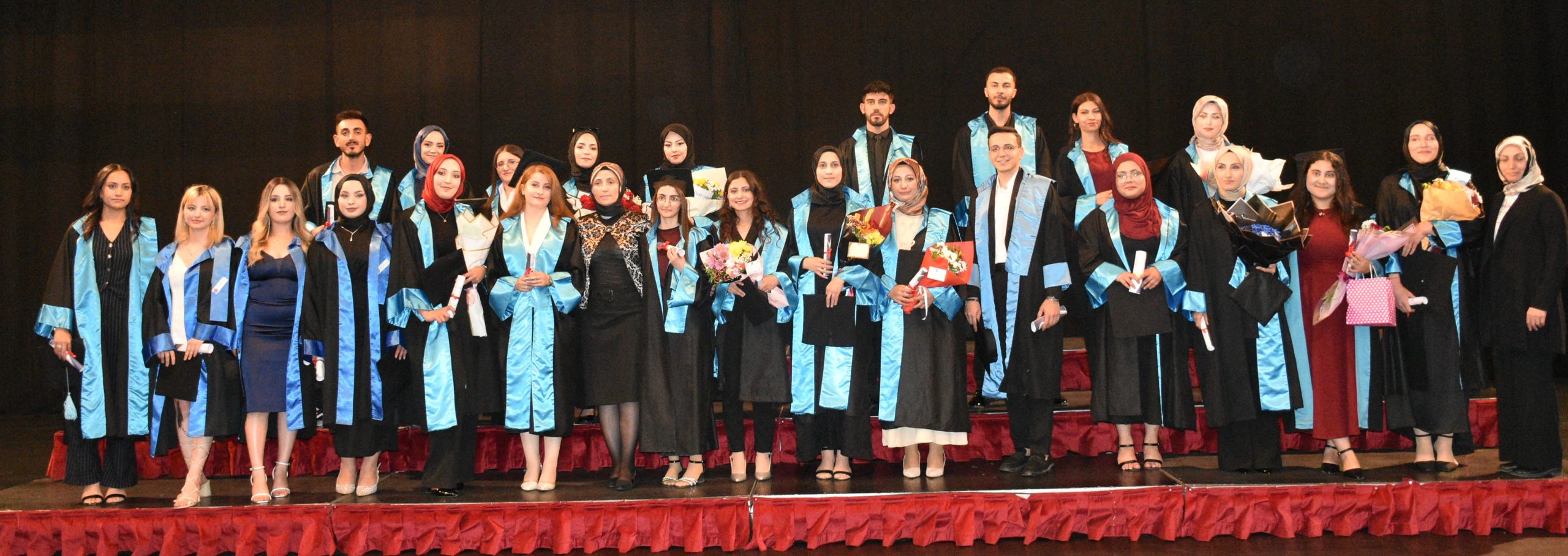 SAĞLIK MESLEK YÜKSEK OKULUNDA MEZUNİYET COŞKUSU