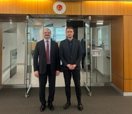 REKTÖR HACIMÜFTÜOĞLU’DAN ABD ÇIKARMASI
