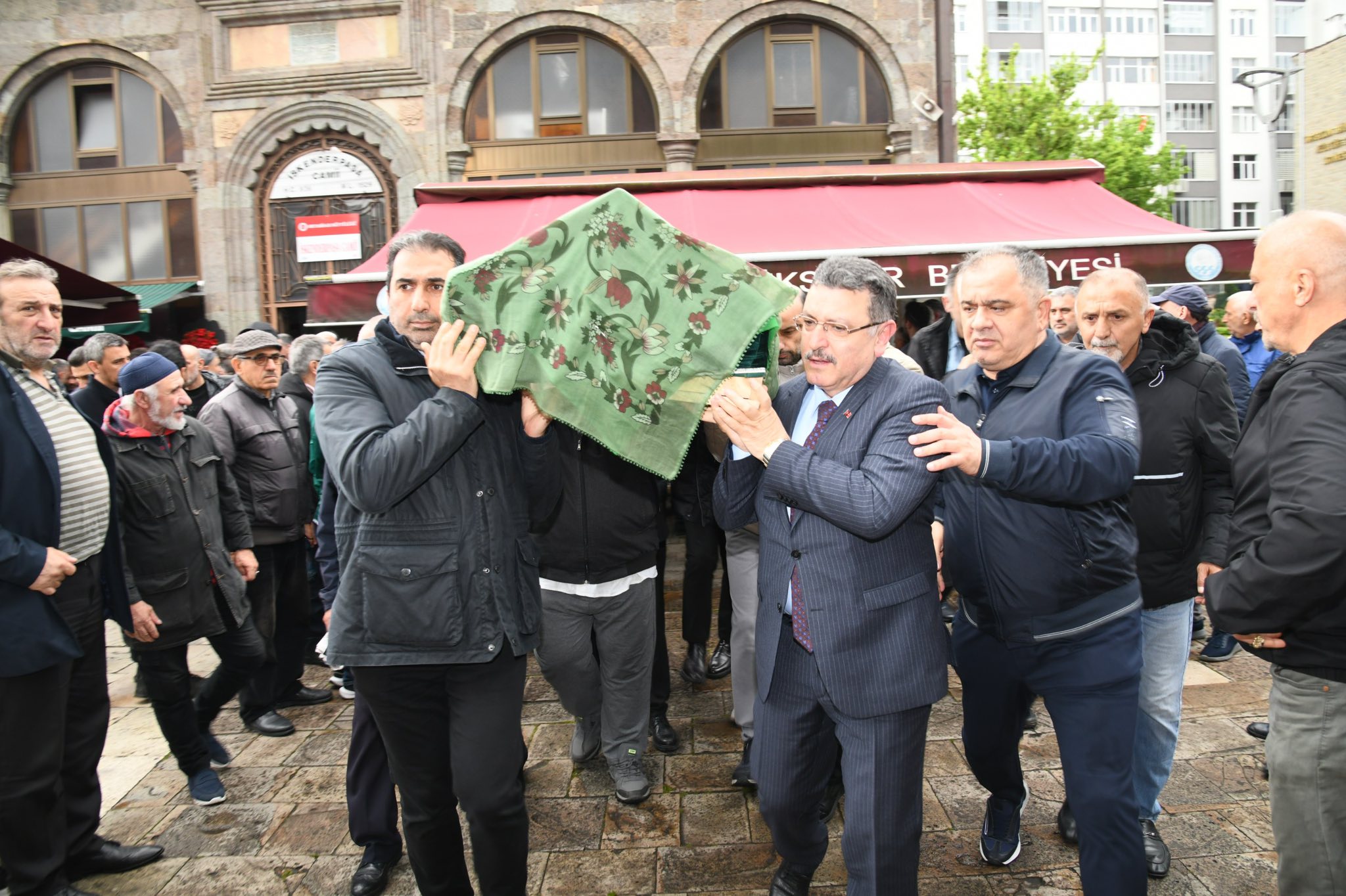 EFSANE HOCANIN ANNE ACISI