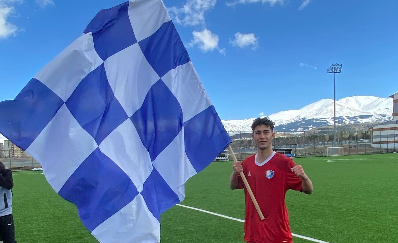 ERZURUMSPOR’DA BİR YILDIZ DOĞUYOR!