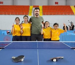 ‘MASA’NIN ALTIN KIZLARI