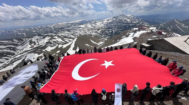 BU BİR ATAÜNİ GELENEĞİDİR!