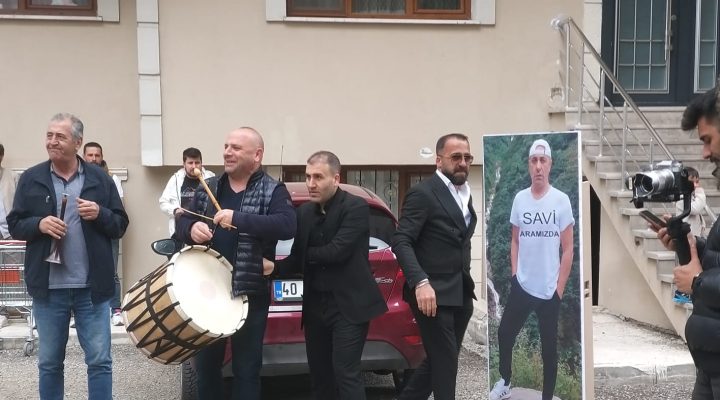 KOTAN’IN TOYUNDA SAVAŞ HOCA BAŞ TACI