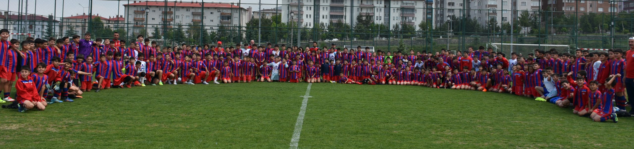 İYİ BİREY İYİ VATANDAŞ İYİ FUTBOLCU OLMAK İÇİN YARIŞTILAR