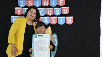 ÖĞRENCİLERİN KARNE COŞKUSU