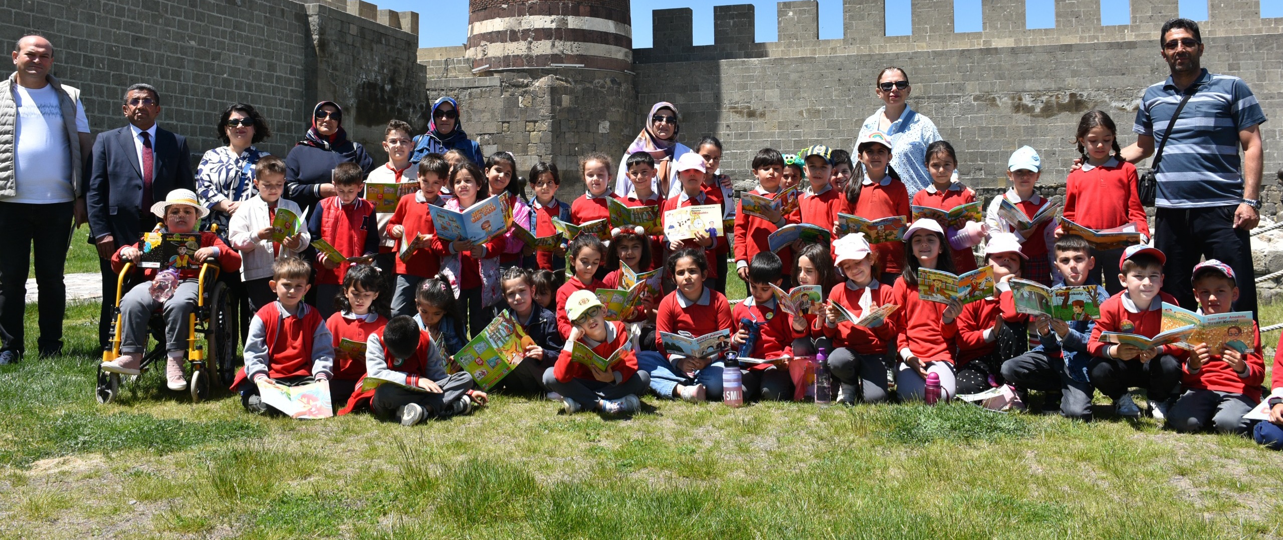 ERZURUM KALESİ’NDE OKUMA ŞENLİĞİ