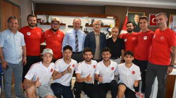 ÇAKMUR HIZ TUTKUNLARINI AĞIRLADI