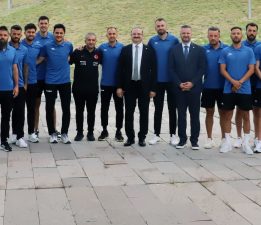 REKTÖR HACIMÜFTÜOĞLU’NDAN EN KARİYERLİ SÖYLESİ
