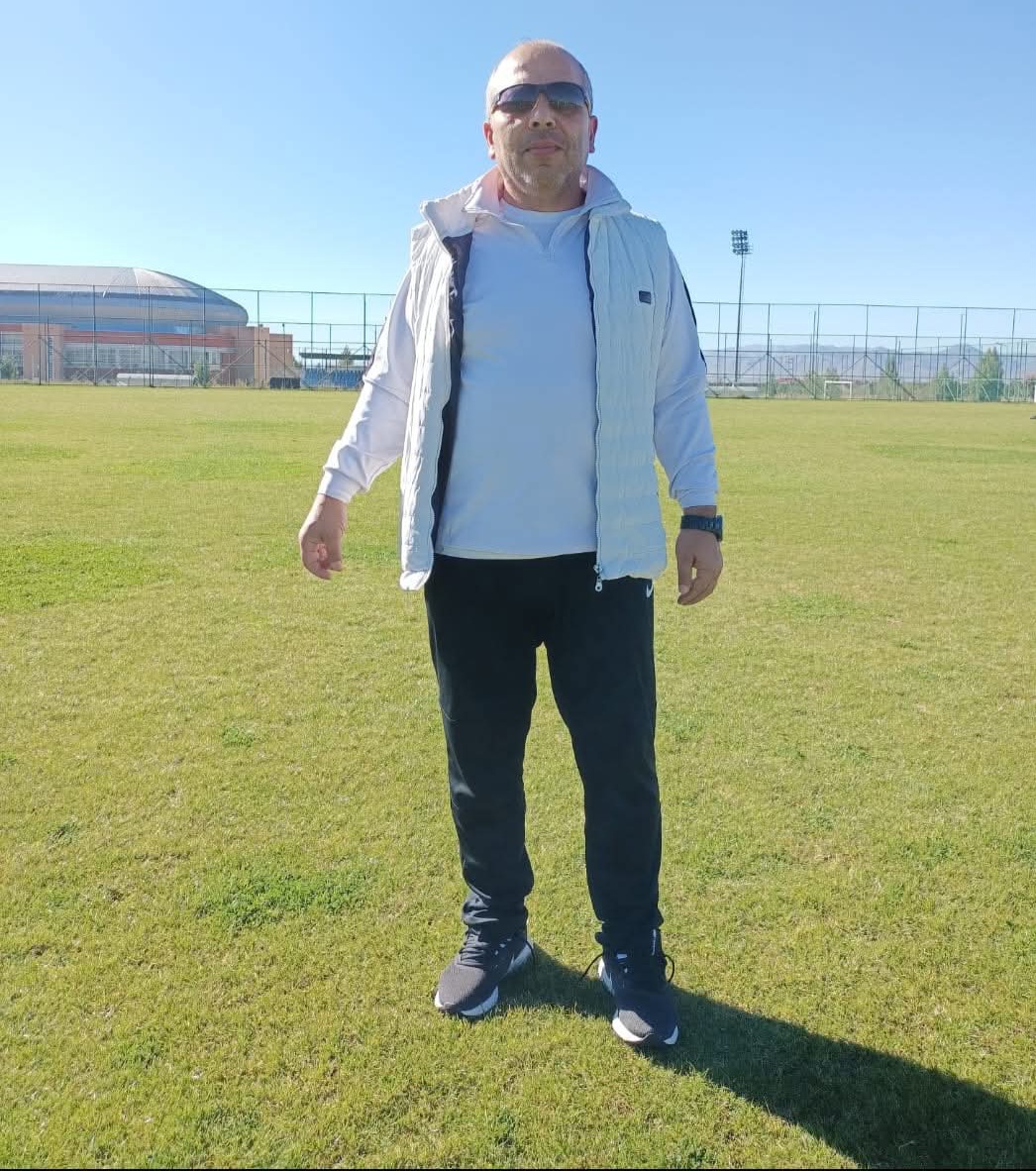 ANTRENÖR SPORUN YOL GÖSTERİCİSİDİR