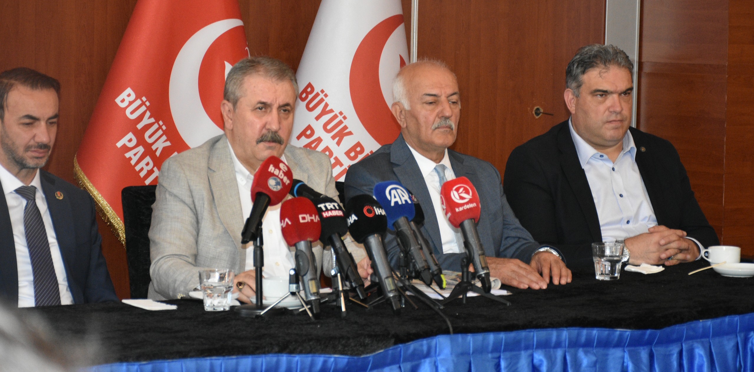 BÜYÜK BİRLİK PARTİSİ’NDEN GÖVDE GÖSTERİSİ