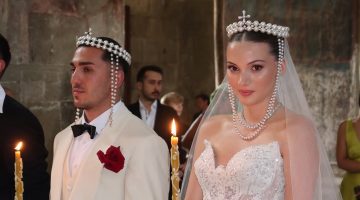 O, ARTIK EVLİ VE MUTLU