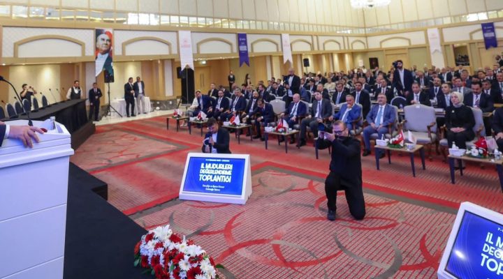 BAKAN BAK İL MÜDÜRLERİNE HİTAP ETTİ
