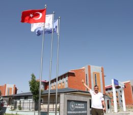 SPOR TESİSLERİNDEKİ BAYRAKLAR YENİLENDİ