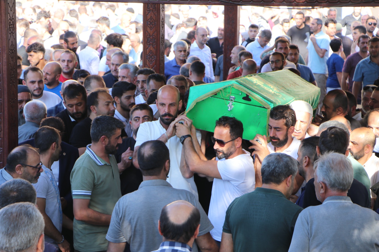 MAGANDA KURŞUNU DÜĞÜNÜ ŞİVAN YERİNE ÇEVİRDİ