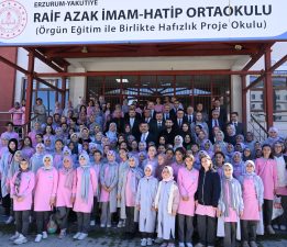 RAİF AZAK İMAM HATİP ORTAOKULU’NA ÇAT KAPI YAPTI