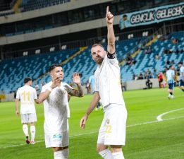 ÇİFT BAŞLI KARTALLAR ZİRVEYE KANAT ÇIRPTI