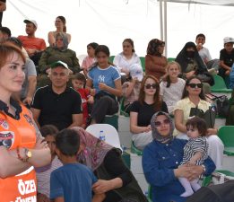 KADIN SEYİRCİLERE ÖZEL KADIN GÜVENLİKÇİ