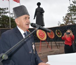 O GURURU YAĞMUR BİLE ENGELLEYEMEDİ