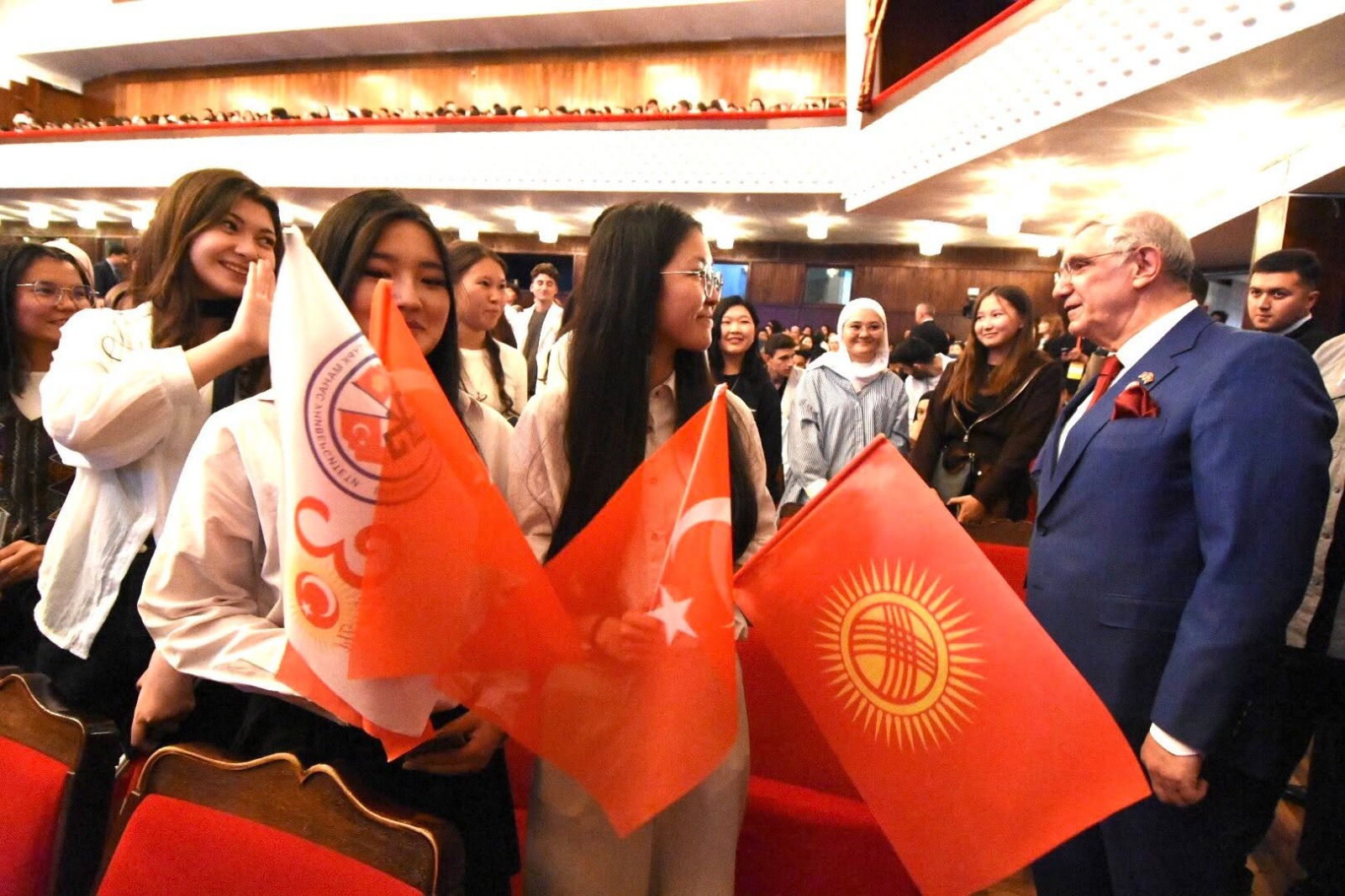 CEM BABA’NIN OBJEKTİFİNDEN MANAS ÜNİVERSİTESİ