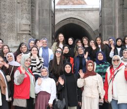 ‘GELİN TANIŞ OLALIM’ SLOGANIYLA TARİHE YOLCULUK