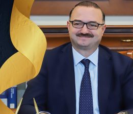 REKTÖR HACIMÜFTÜOĞLU’NDAN MESAJ VAR GENÇLER!