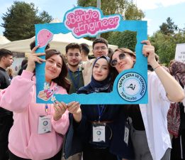 ATAÜNİ KAMPÜSÜ SİZLERLE GÜZEL!