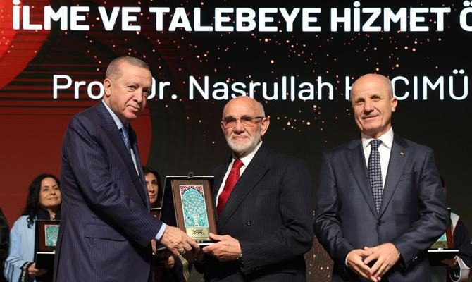 NASRULLAH HOCANIN ŞANINA YAKIŞAN ÖDÜL!