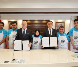 DOWN KAFE İÇİN ATILAN ÖZEL İMZA!