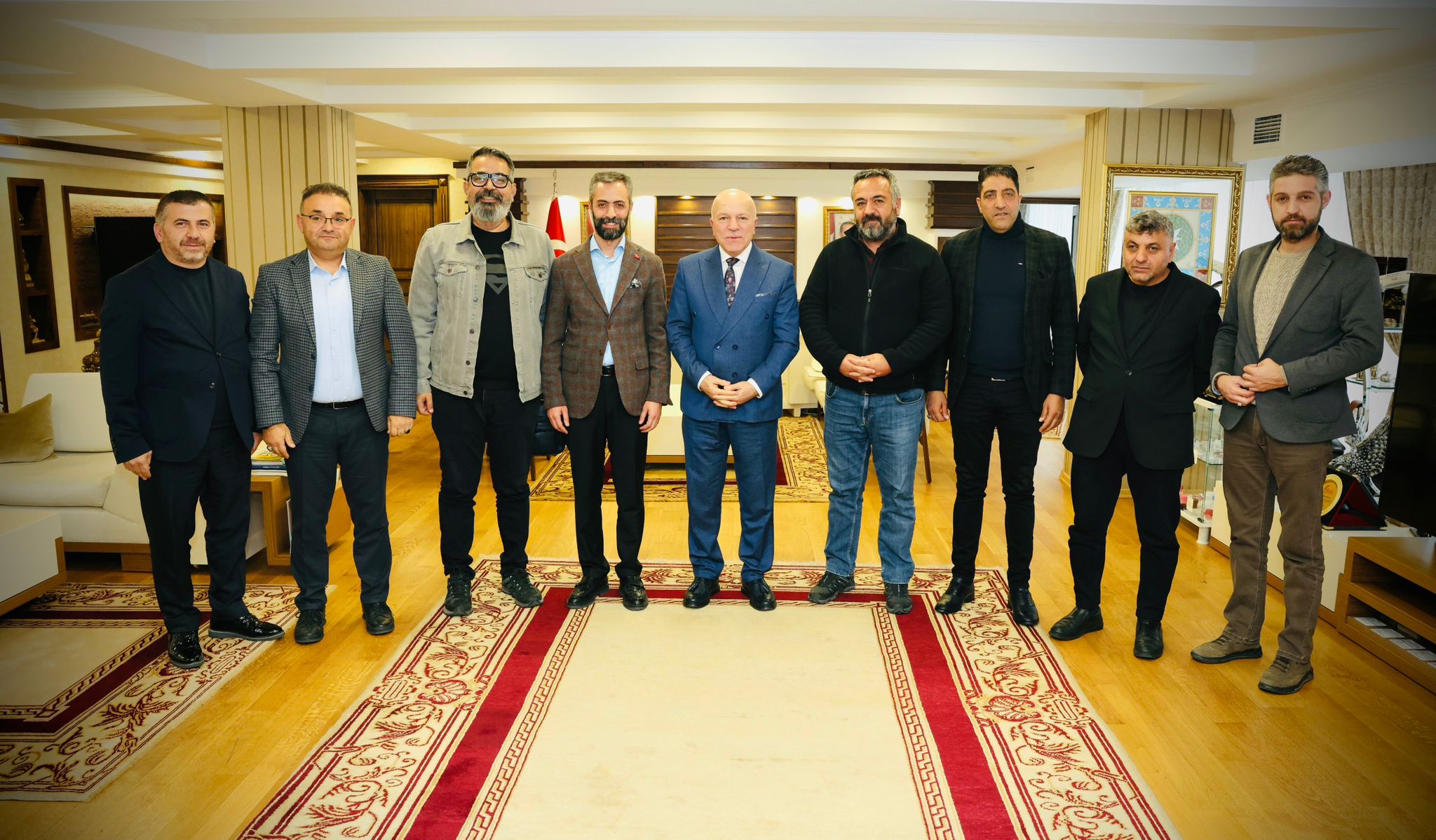 EGC, SEKMEN’E TEŞEKKÜRE GİTTİ!