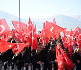 DADAŞLAR ECDADINA VAKARINI GÖSTERDİ