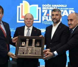 BAŞKAN SEKMEN’LE KİTAP TADINDA SÖYLEŞİ