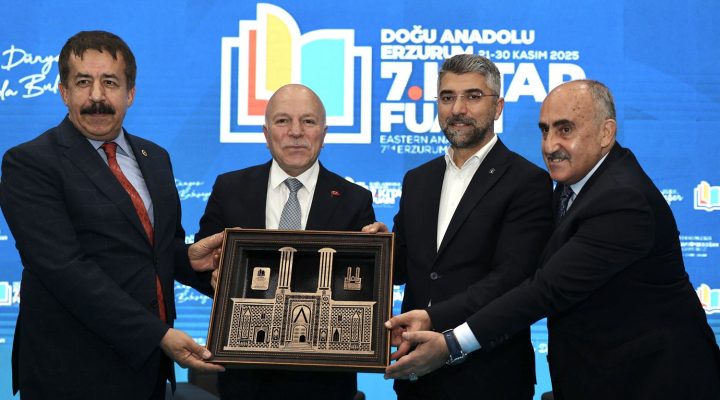 BAŞKAN SEKMEN’LE KİTAP TADINDA SÖYLEŞİ