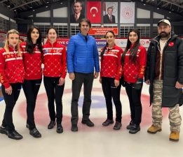 BUZUN SATRANCINDA ÇİFTE HEYECAN SARDI!