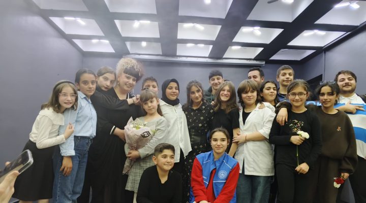 ‘AH ŞU GENÇLER’E TAM NOT