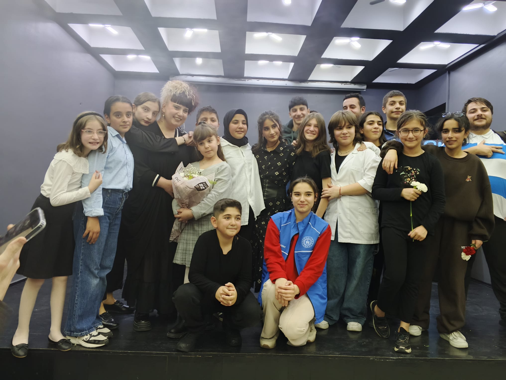 ‘AH ŞU GENÇLER’E TAM NOT