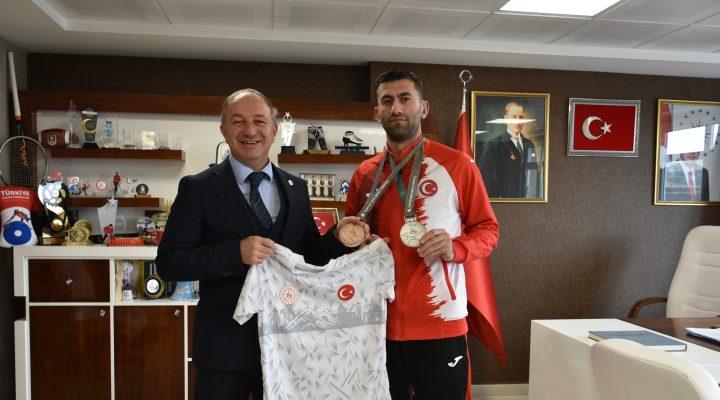 ÇAKMUR’DAN OLİMPİYAT FATİHİNE KUTLAMA