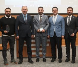 ÇAKMUR TEŞEKKÜR BELGESİ VE PLAKETLE ONURLANDIRDI