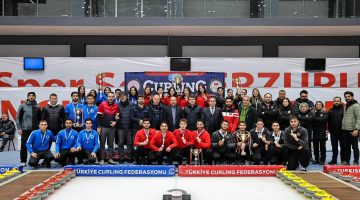 ÜNİLİG CURLİNGDE ERZURUM ŞAMPİYONLUĞU PAYLAŞTI  KADINLARDA ETÜ, ERKEKLERDE ATAÜNİ ŞAMPİYON