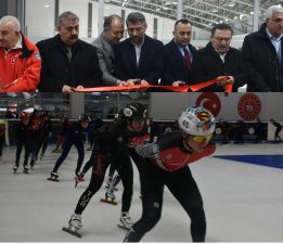 TRİBÜNLERDEKİ COŞKU VE HEYECAN BUZU ISITTI