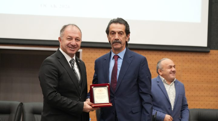 VEDAT AĞABEYİ PLAKETLE UĞURLANDI