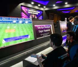 YAKUTİYE’NİN ESPOR MERKEZİNDE İLK KUPALAR UÇAR’DAN