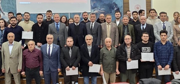 PERSONELİNİ ONURLANDIRAN BÜROKRAT